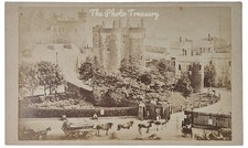 CDV TOWER OF LONDON ENTRANCE WITH HORSE DRAWN CARTS & CARRIAGES VICTORIAN PHOTO