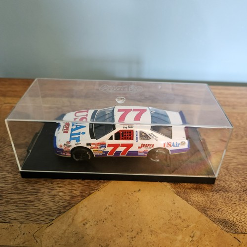 Quartzo diecast model of - 1.43,