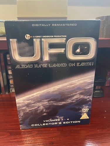 Ufo volumes 4 collector - volumes,