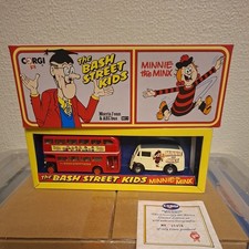 Corgi D47/1 Morris J Van & AEC