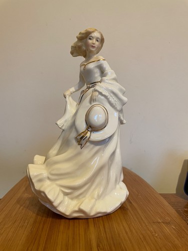 Royal doulton figurine - royal, hn