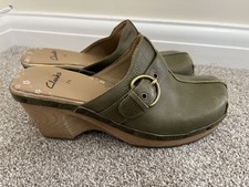 Clarks Women's green Leather