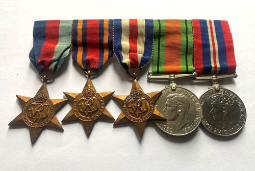 Mounted ww2 group - mounted,