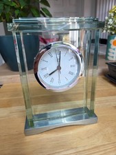Glass Mantel Piece Clock