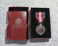 2012 OFFICIAL ROYAL MINT QUEEN ELIZABETH II DIAMOND JUBILEE MEDAL - Boxed