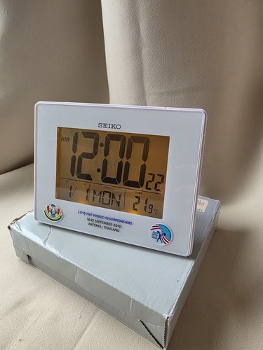 Seiko qhl057w digital lcd - seiko,