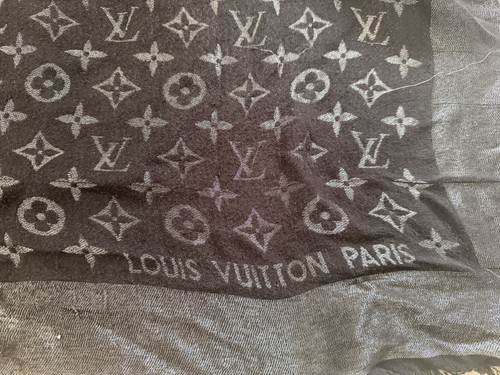 Louis vuitton shawl monogram - louis,