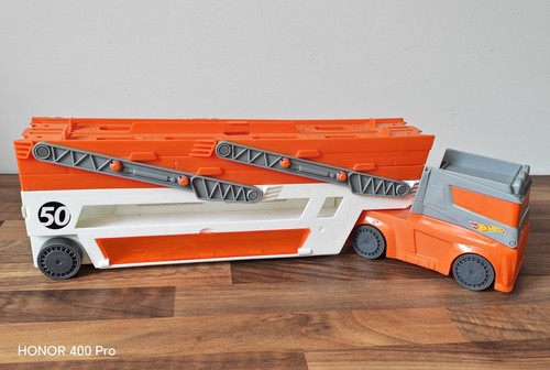 Hot wheels car transporter - wheels,