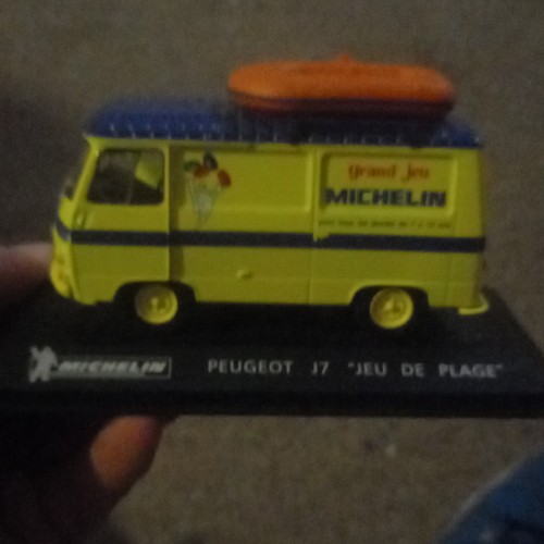 Michelin official 2005 die - michelin,