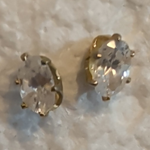 Gold tone clear round - clear,