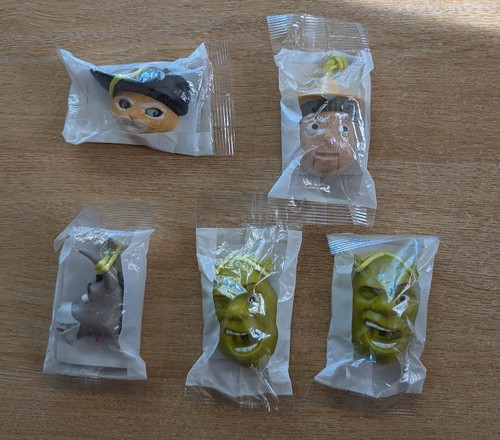 Kellogg shrek promo toys - 2,