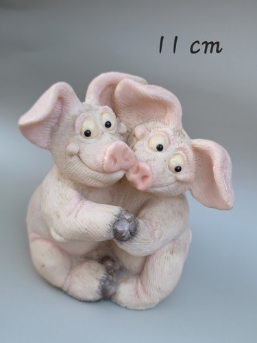 Piggin together - piggin’, piggin’