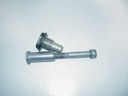 Gimbal mounting bolt mounting