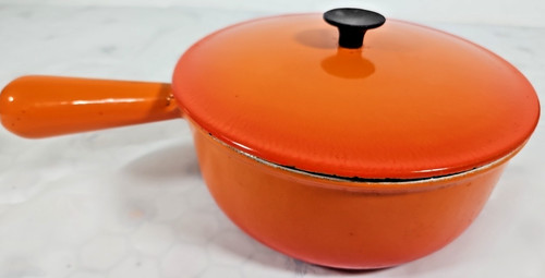 Cousances creuset cast - le,