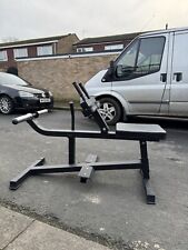 Calf raise machine: Plate Loaded