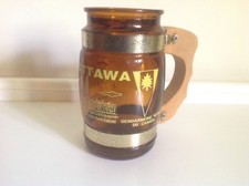 VINTAGE SOUVENIR BROWN GLASS BARREL MUG WITH WOODEN HANDLE FROM OTTAWA