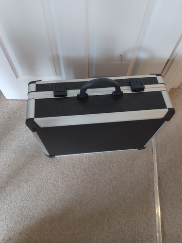 Large aluminium carry - , on