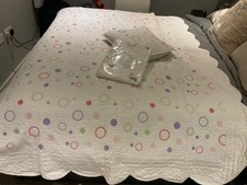 Bundle 100% Cotton White Quilted Blanket+Cushion+set of Curtains New RRP £240