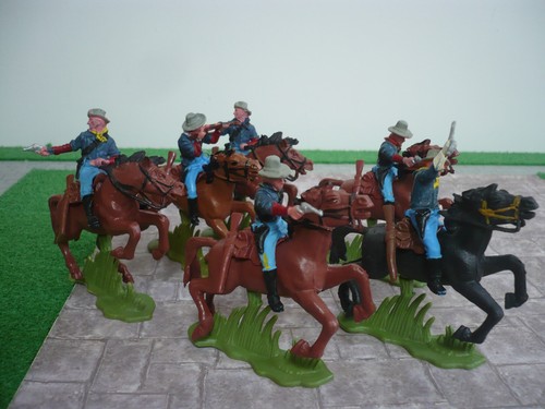 Britains herald mounted - britains,