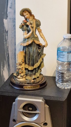 Juliana figurine girl own - juliana, on