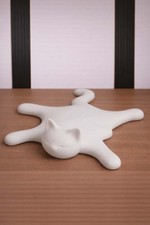 Minimalist Sleeping Splat Cat