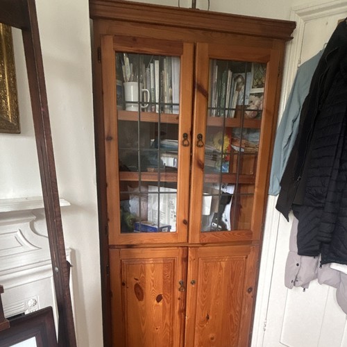 Pine corner unit display - corner,