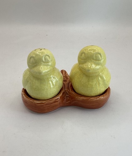 Early hornsea pottery - early, chicks