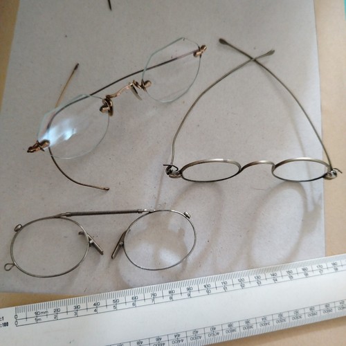 Vintage pairs spectacles at - 3,