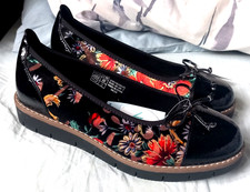 PAVERS Black Floral Designer