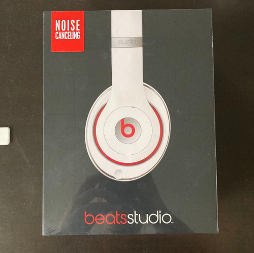 Beats dre studio v2 - by,