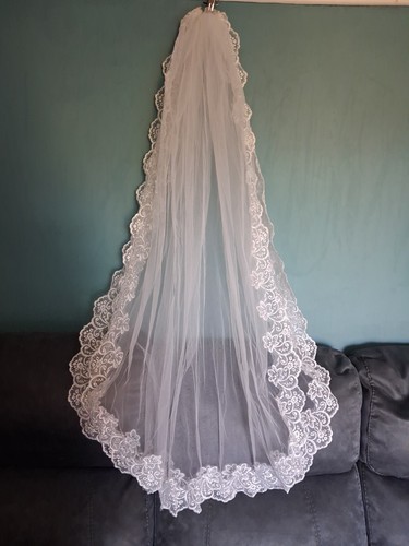 White wedding veil - 2, tier