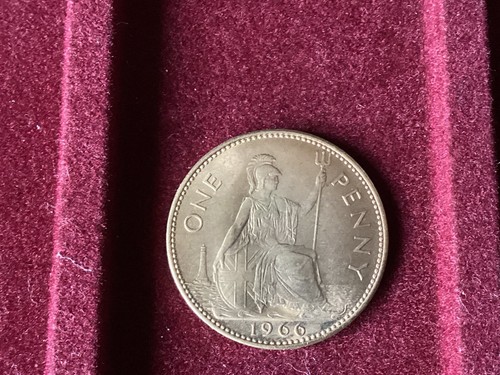 1966 elizabeth bronze penny - bronze,