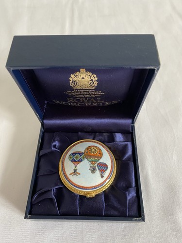 Royal worcester hinged - hinged, round