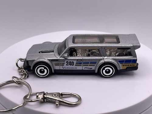 Volvo 240 drift wagon keyring - drift,