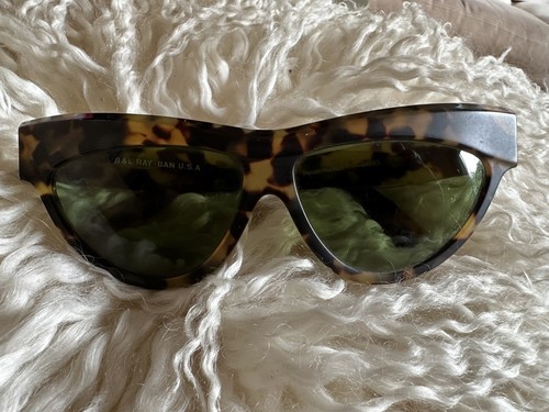 Rare vintage ray - ban, chic