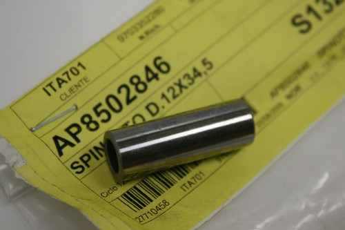 Piston pin connector - pin,