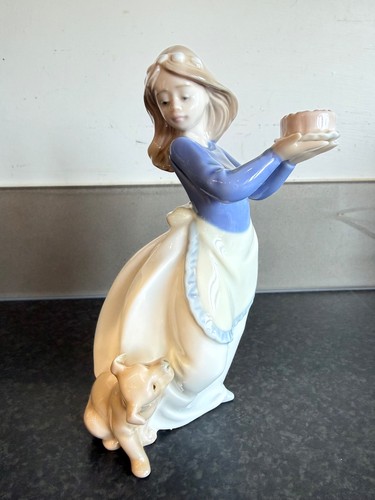 Nao lladro girl with cake - by,