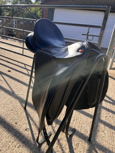 Albion slk dressage saddle - albion,