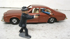 VINTAGE ORIGINAL  1970'S CORGI 290 KOJAK'S BUICK REGAL + CROCKER & KOJAK FIGURES