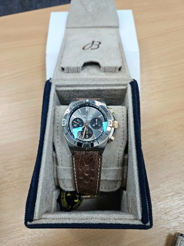 Chronomat b01 triumph - chronomat,