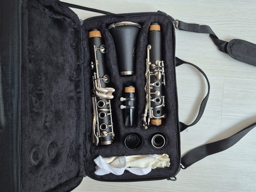 Flat clarinet with case - b, john
