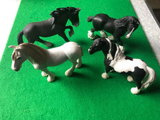 schleich shire horses in good condition.