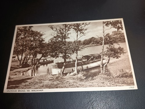 Boats salhouse broad - on,