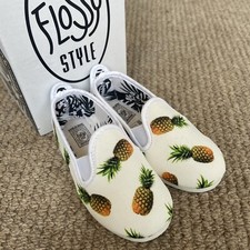 Flossy Frassy Kids White Pineapple Print Pump Shoes UK5 Infant