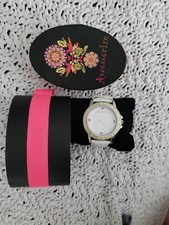 Accessorize love makes the - accessorize,