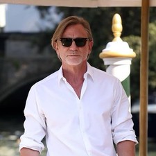 Stunning Pair Of Persol PO 3269s Sunglasses. Including Case. Daniel Craig 007.