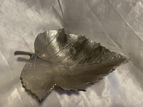 Silver metal leaf trinket - silver, dish