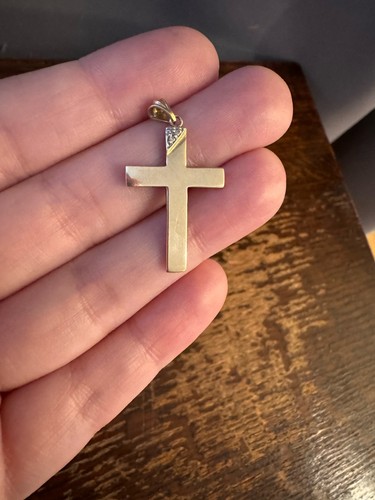 9ct gold solid - 9ct, cross