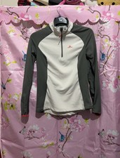 Quechua Grey & White quarter