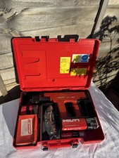 Hilti DX 450 Nail Gun Set Very Good Condition.        Fully Serviced And Checked